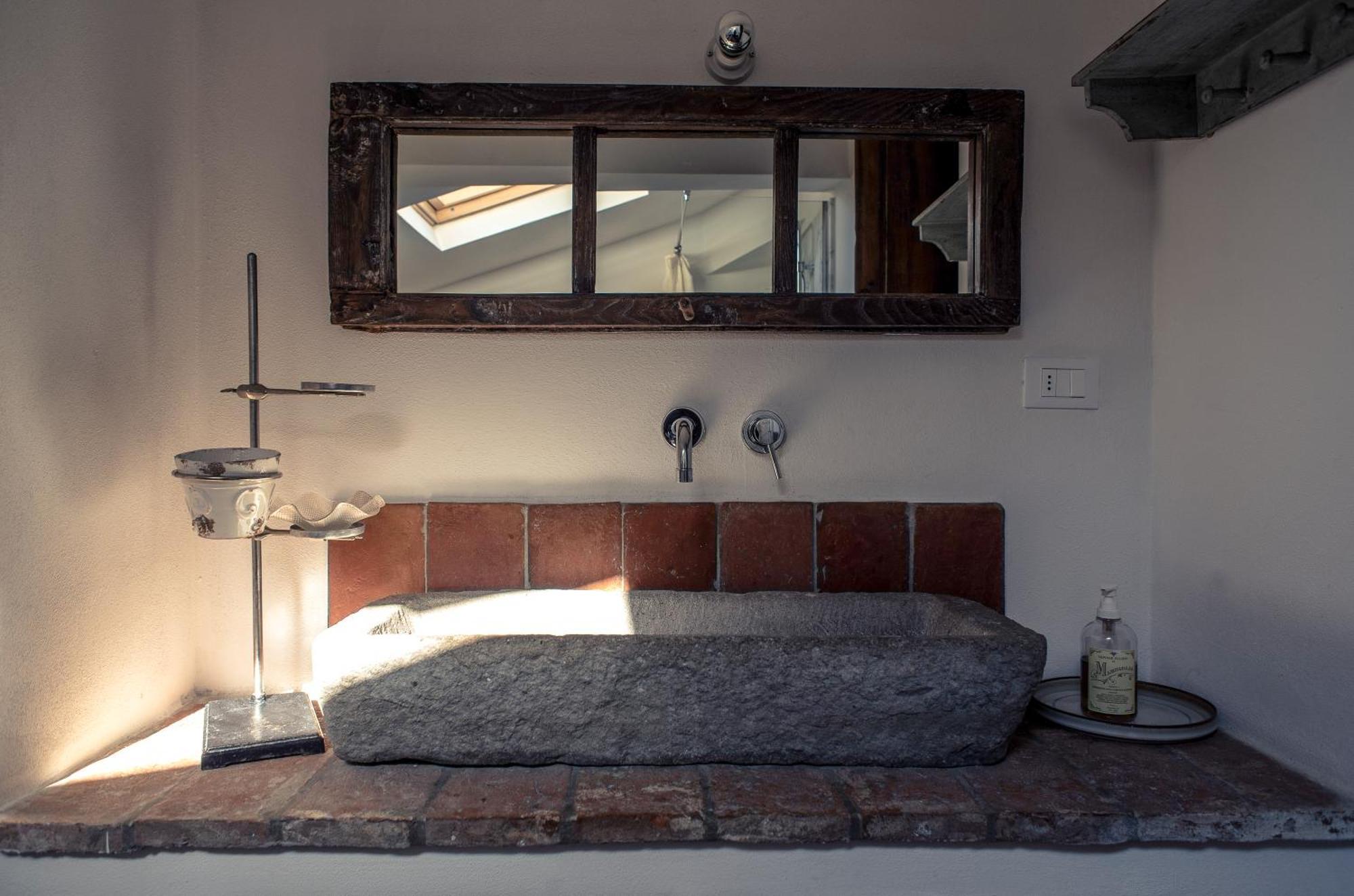 Casale Amati Country House Ortonovo Exterior photo