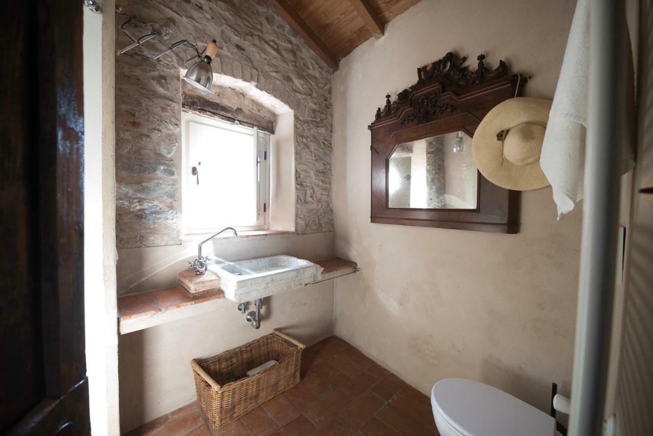 Casale Amati Country House Ortonovo Exterior photo